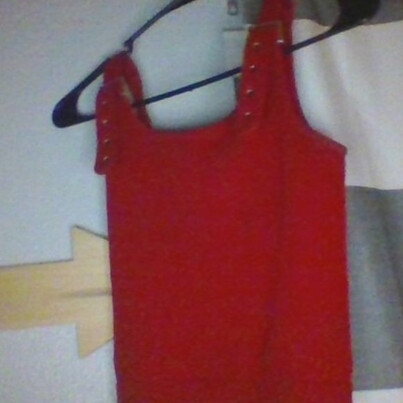 A red color tanktop with buckles - Picture 1 of 2
